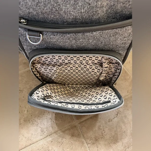 Grayson Boss Bag Backpack in Gray - Picture 6 of 7